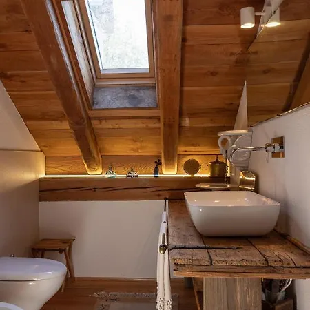 Casa Tri - Wellness Chalet בקתה