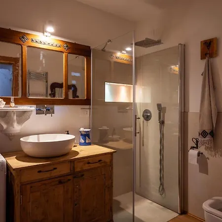 בקתה Casa Tri - Wellness Chalet